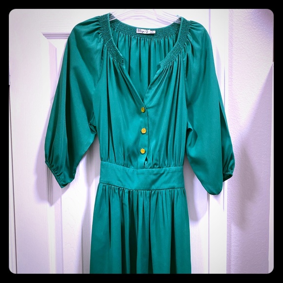 Green Dress - Picture 1 of 2